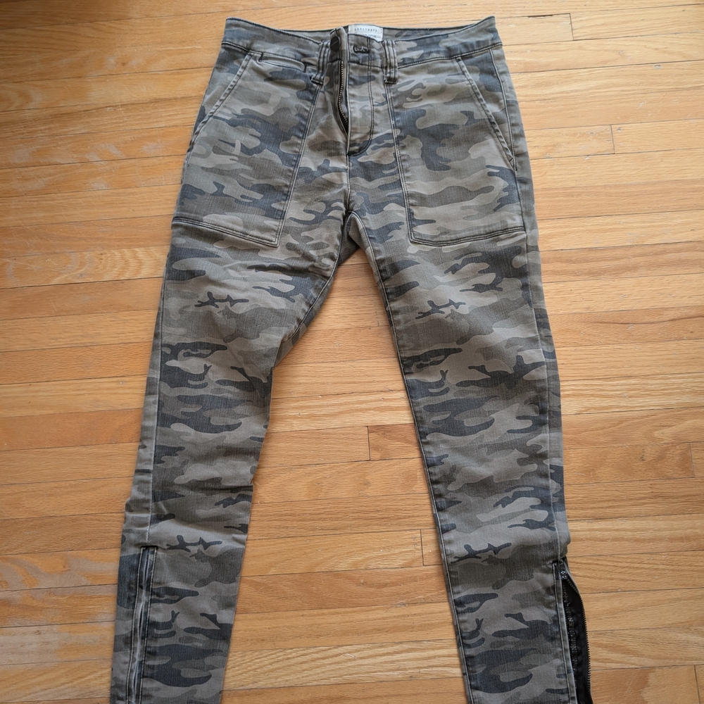 Sanctuary Olive & Gray Camo Zip-Hem Utility Pants